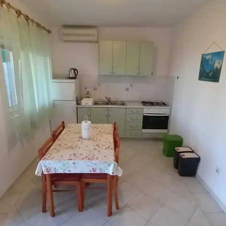 Berti Sun & Sea Sveta Nedelja (Hvar)